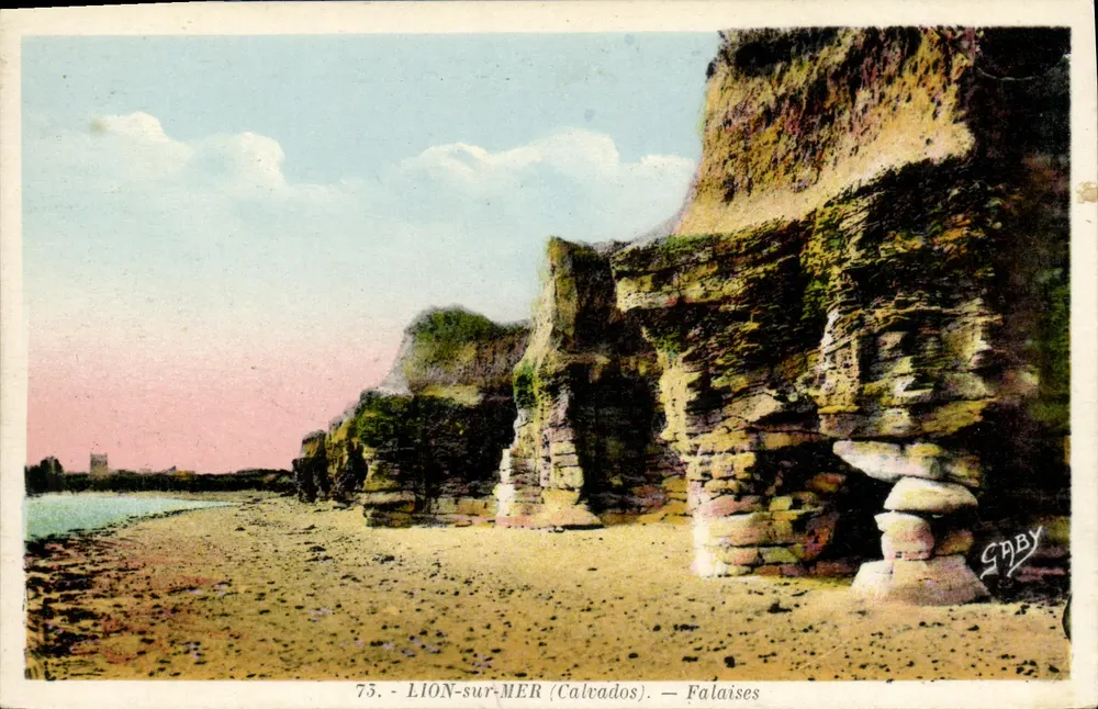 Lion-sur-Mer (Calvados) — Falésias — Gaby - Frente