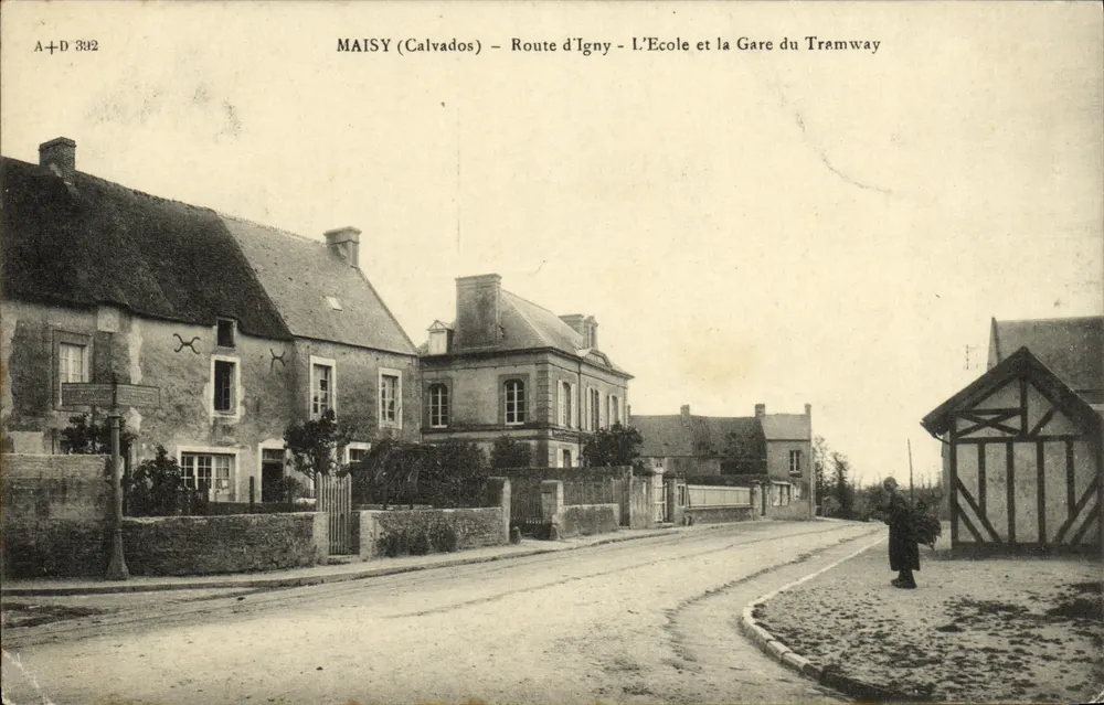 MAISY (Calvados) — Route d'Igny — Die Schule und die Tramway-Station — A+D 392 - Vorderseite