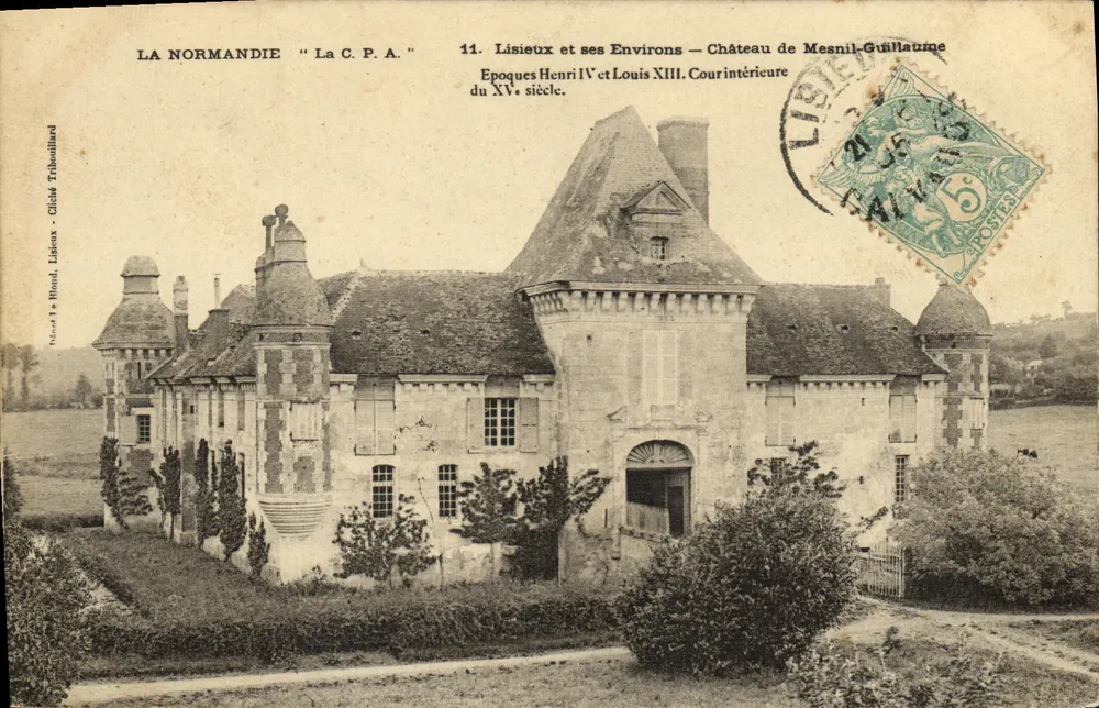 Lisieux und seine Umgebung — Schloss Mesnil-Guilhouette — Epochen Henri IV und Louis XIII. Innenhof des 17. Jahrhunderts. - Vorderseite