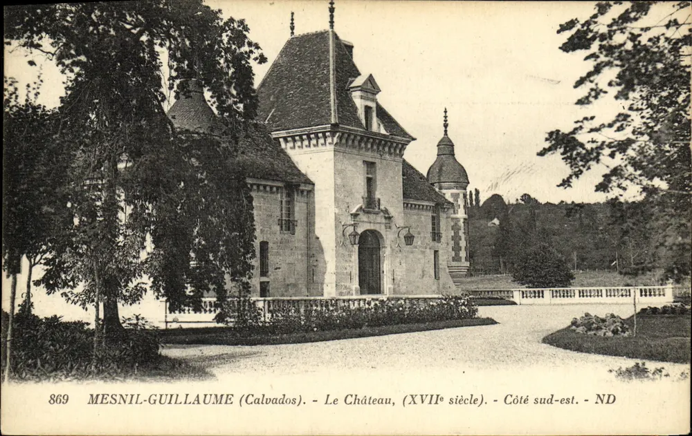 Mesnil-Guillaume (Calvados) — El Castillo, siglo XVII — Lado sureste — ND - Anverso