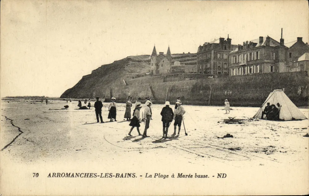 Arromanches-les-Bains — A Praia com Maré Baixa — ND - Frente