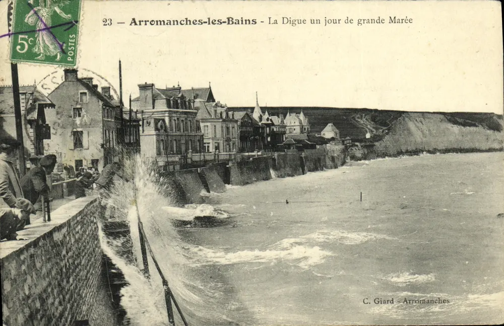 Arromanches-les-Bains — La Digue an einem Tag mit hohem Wasserstand — C. Giard - Vorderseite