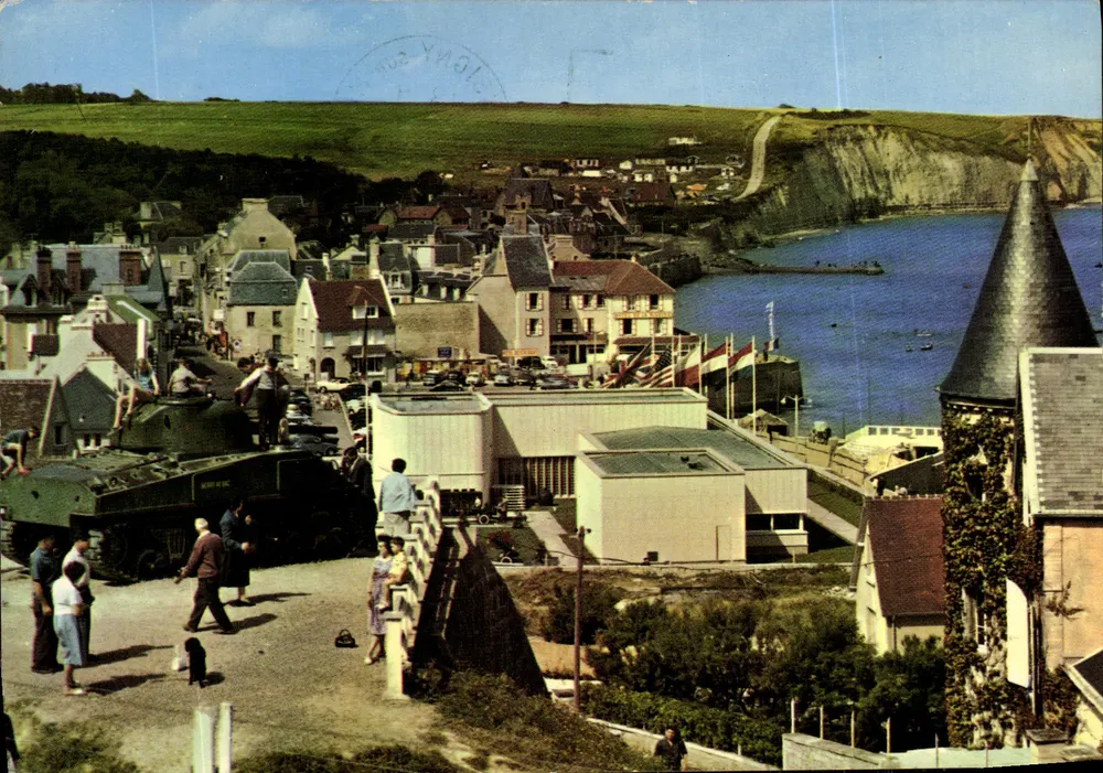 Arromanches (Calvados) — Vista geral, Port Winston e o Museu — editor Isigny-sur-Mer - Frente