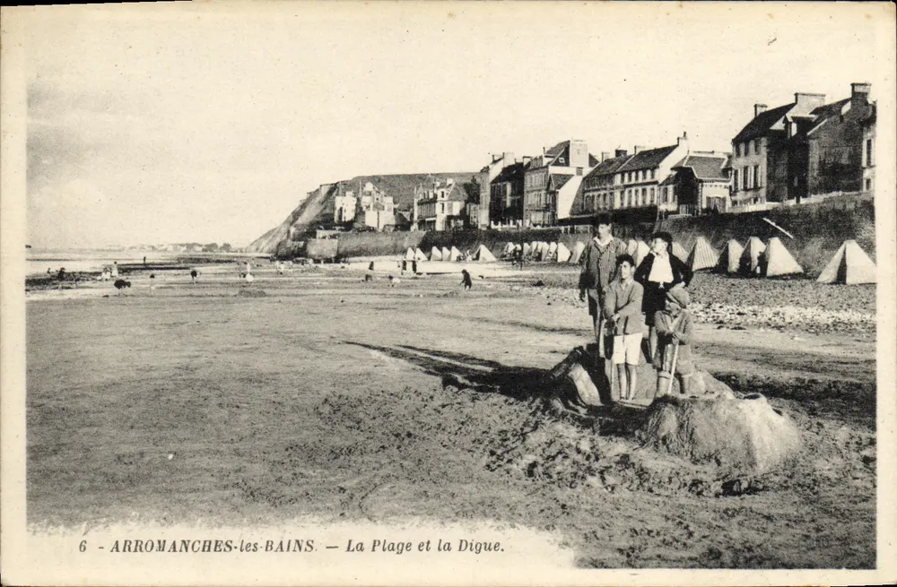 Arromanches-les-Bains — De Strand en de Dijk — Uitgever G. Arland, n°6 - Voorkant