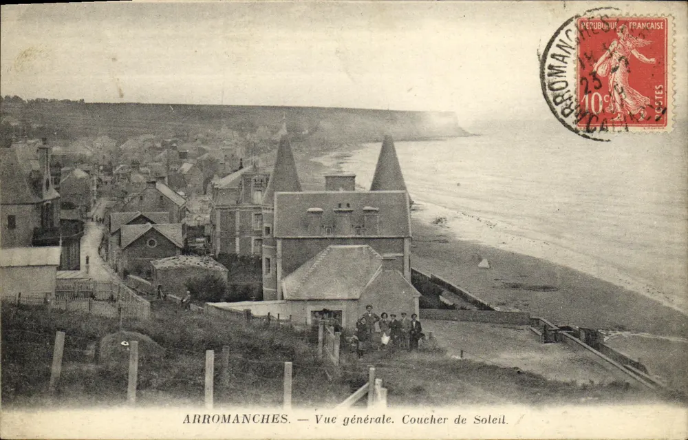 Arromanches — Ogólny widok. zachód słońca. - Awers
