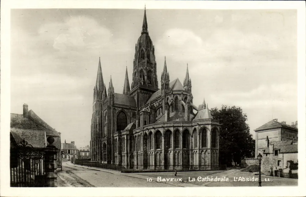 Bayeux — Die Kathedrale — Die Apse — 10. LL. - Vorderseite