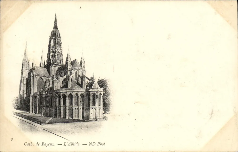 A Abside — Catedral de Bayeux — ND Phol - Frente