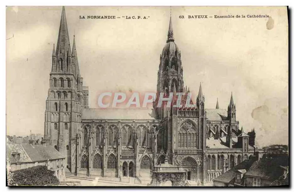 Bayeux — Ensemble de la Cathédrale — éditeur Lé C.P.A. - Frente