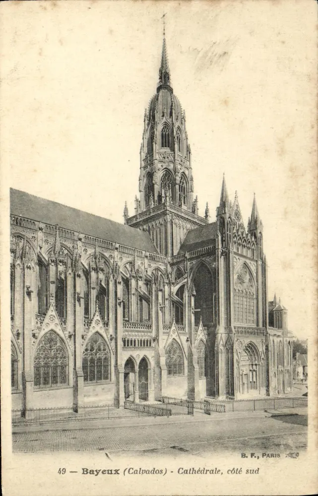 Bayeux (Calvados) - Catedral, lado sul — B. F., Paris, n°49 - Frente