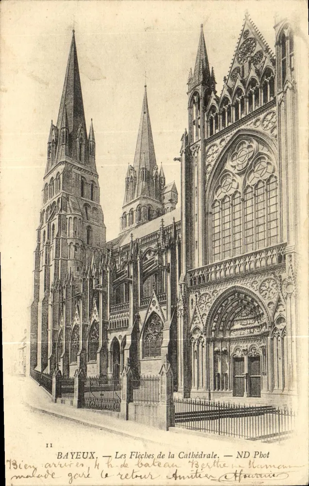 Bayeux — As Flechas da Catedral — ND Fot - Frente