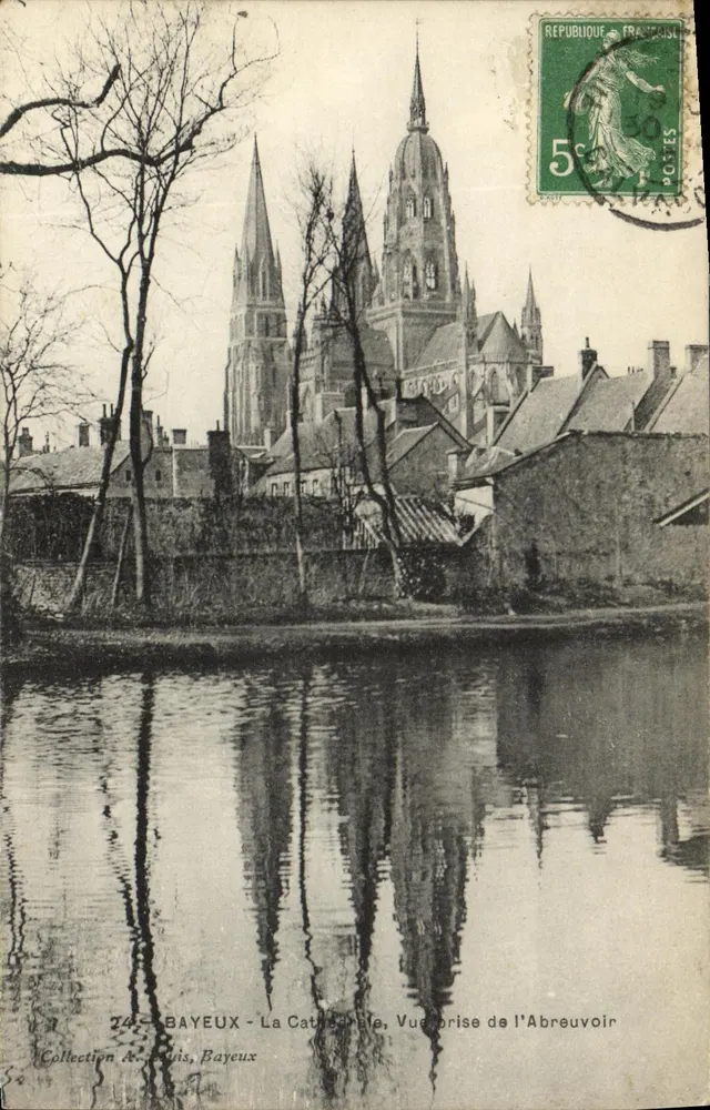Bayeux - Die Kathedrale, Ansicht vom Trinkbrunnen - Vorderseite