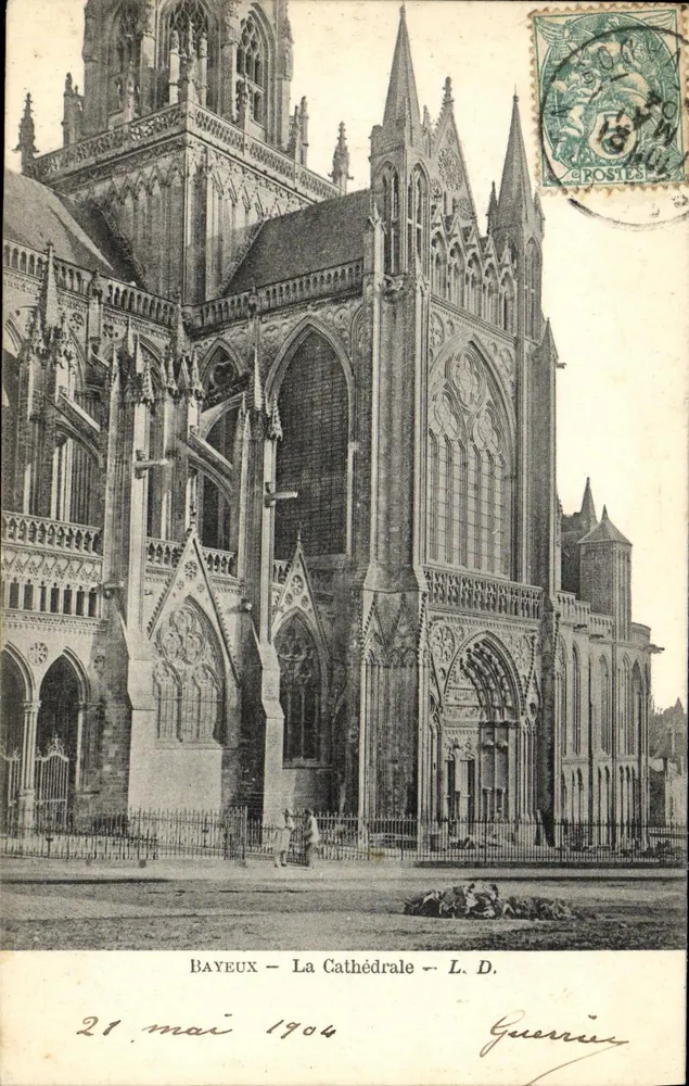 Bayeux — A Catedral — L. D. - Frente