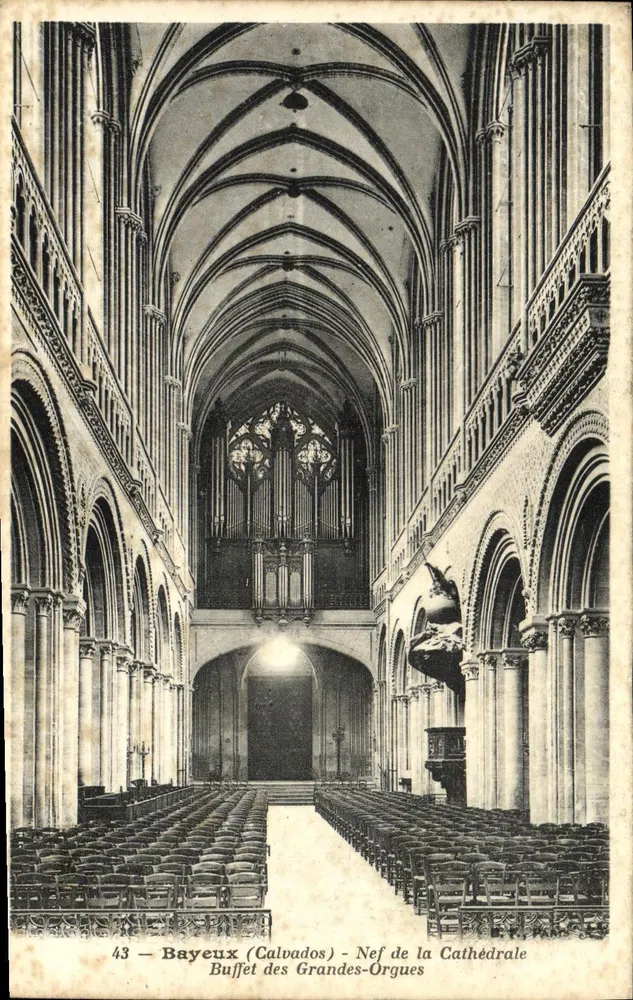 Bayeux (Calvados) — Nave der Kathedrale mit Orgelgehäuse — Bayeux Buchhandlung - Vorderseite