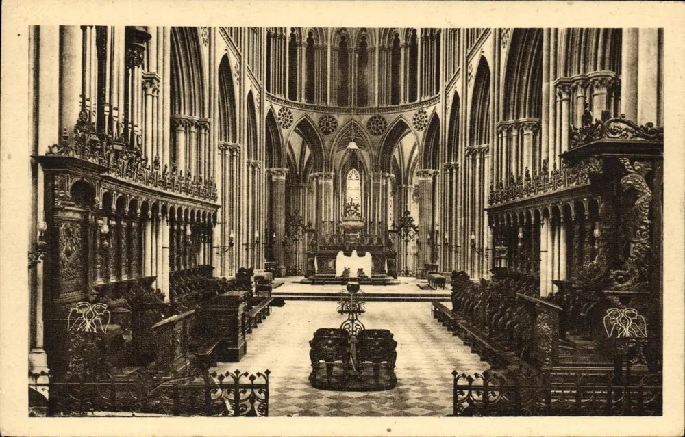 Cherbourg — A Catedral — O Coro — A. Dabœux, editor - Frente