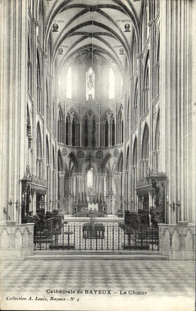 Catedral de BAYEUX — O Coro — Coleção A. Louis, Bayeux — N° 4 - Frente