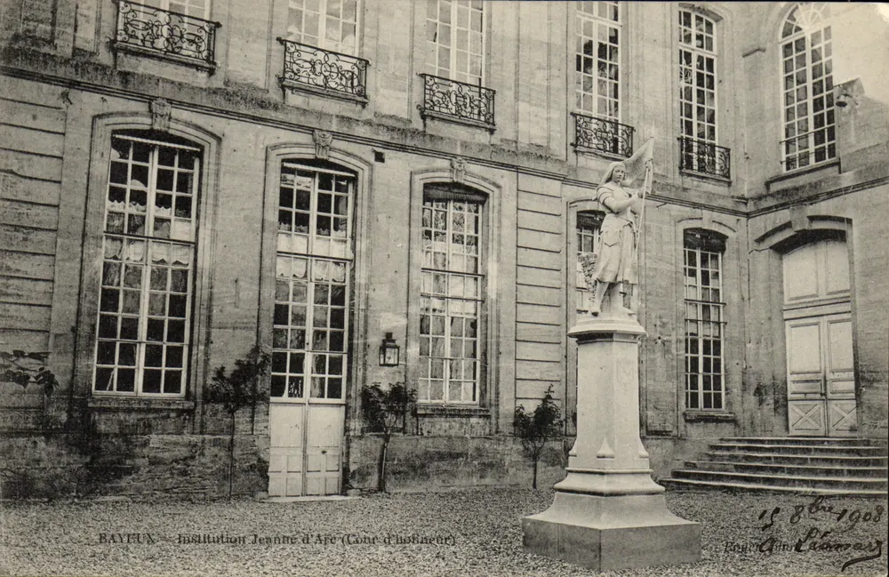 Bayeux — Institution Jeanne d'Arc (Cour d'honneur) — Verlag A. Léonard, Nr. 158 - Vorderseite