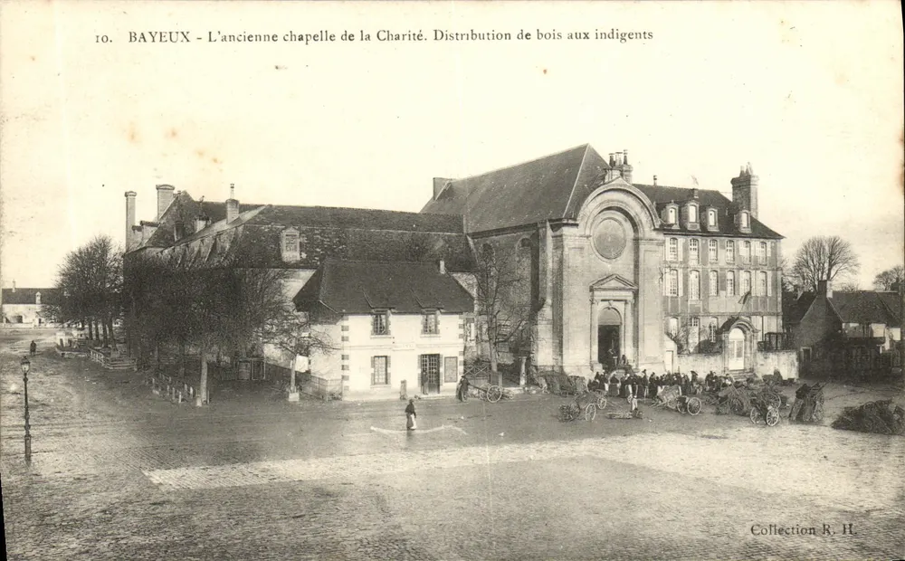 Bayeux - Die alte Kapelle der Caritas. Verteilung von Holz an die Armen — Sammlung R. H. - Vorderseite
