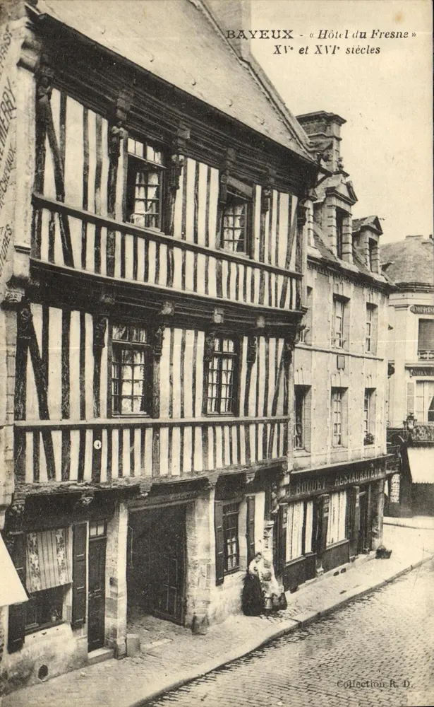 Bayeux — Hotel du Fresne — Séculos XV e XVI - Frente