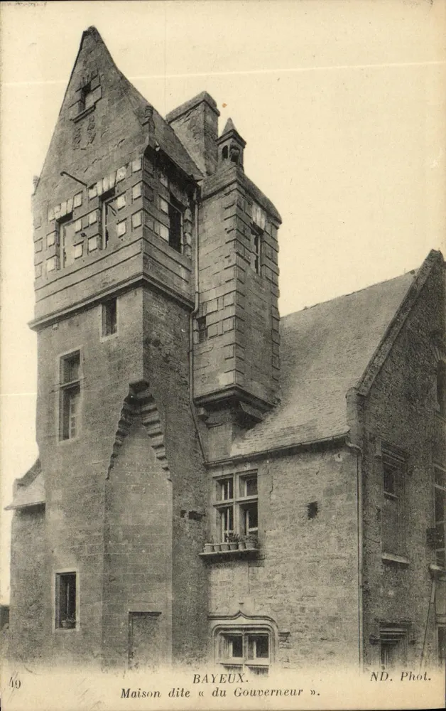 Bayeux — Huis genaamd « van de Gouverneur » — ND. Fot. - Voorkant