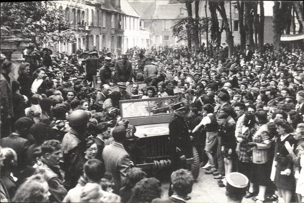 Bayeux — 14 de junho de 1944 — Documento do Instituto Charles de Gaulle — Edição Ouest France - Frente