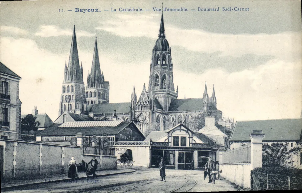 Bayeux — Die Kathedrale — Überblick — Boulevard Sadi-Carnot - Vorderseite