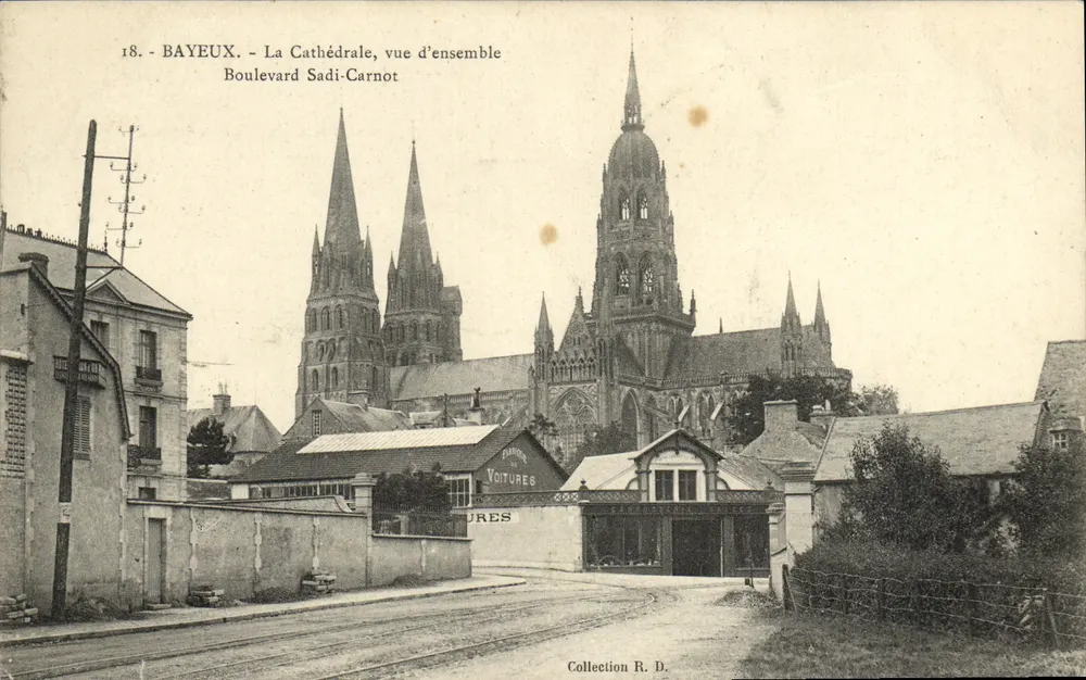 Bayeux — Die Kathedrale, Gesamtansicht — Boulevard Sadi-Carnot — Sammlung R. D. - Vorderseite