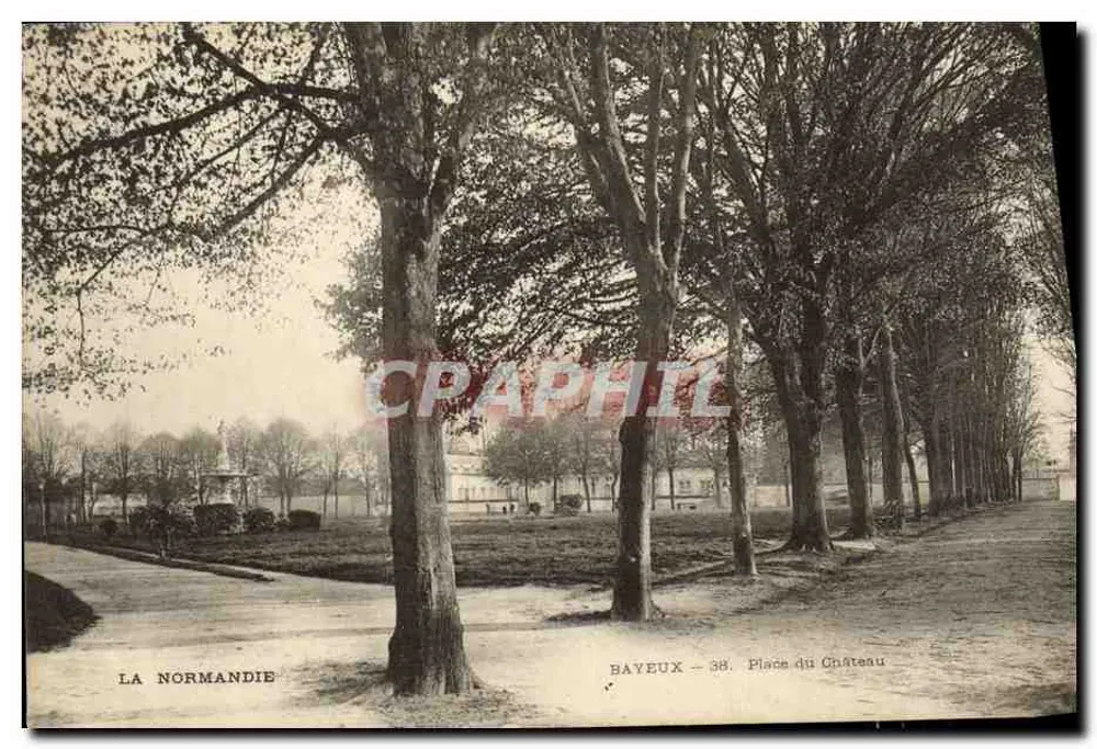 BAYEUX — Place du Château — A Normandia - Frente