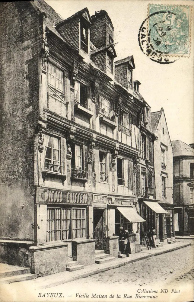 Bayeux — Altes Haus in der Rue Bienvenue — C. Vimond, Venette - Vorderseite