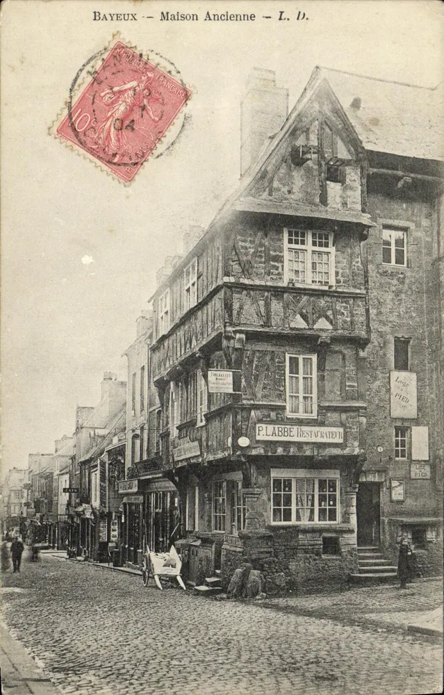 Bayeux — Maison Ancienne — L. D. - Frente