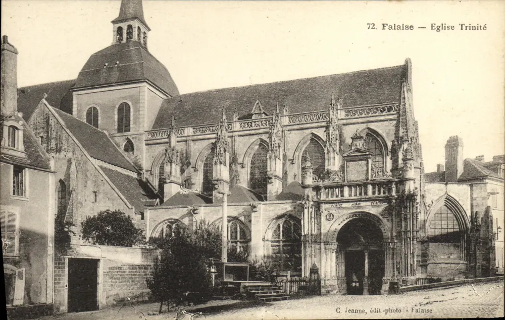 Falaise — Igreja da Trindade — C. Jeanne, editora-fotográfica, Falaise - Frente