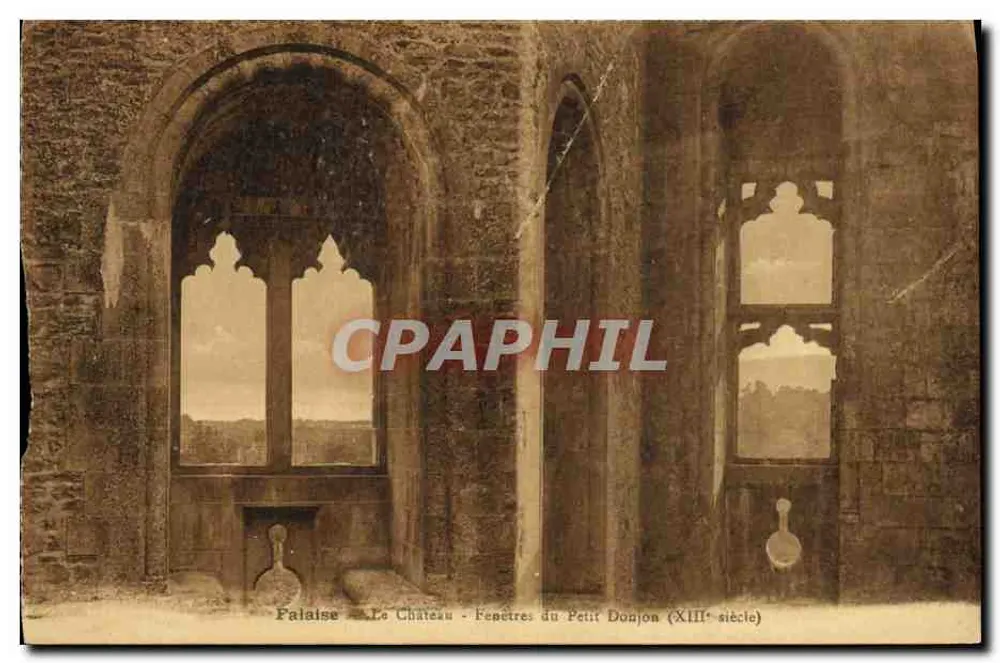 Falaise — Das Schloss — Fenster des Petit Donjon (13. Jahrhundert) - Vorderseite