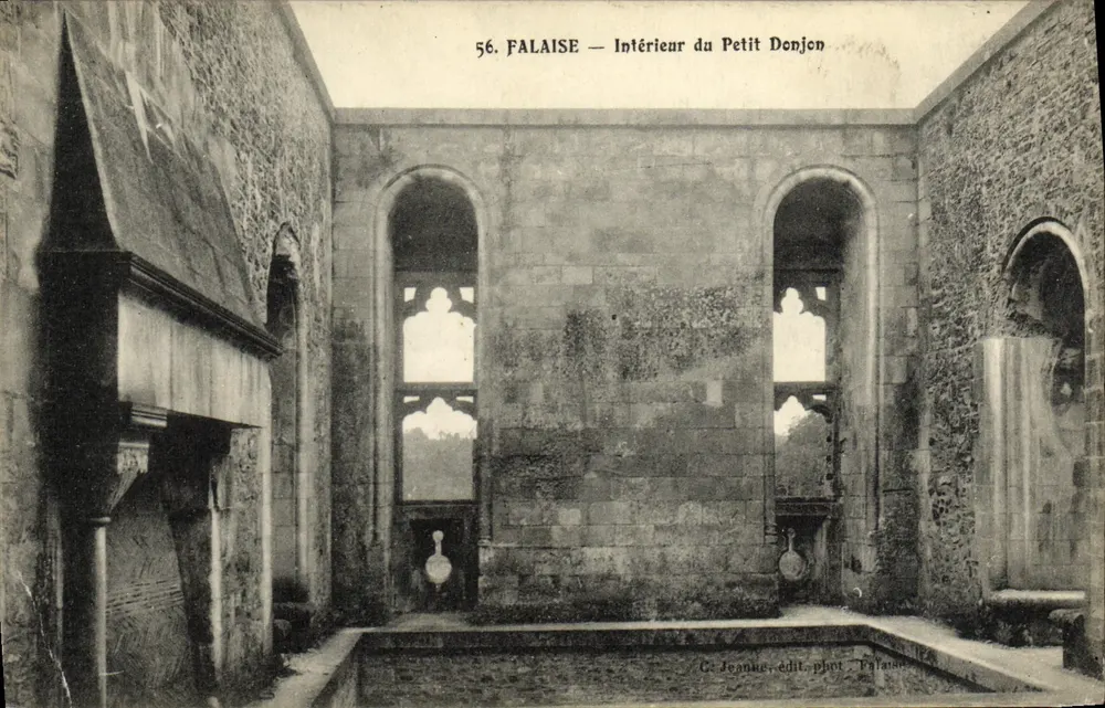 FALAISE — Interior do Pequeno Donjon — G. Jeanne, editor fotográfico Falaaise - Frente