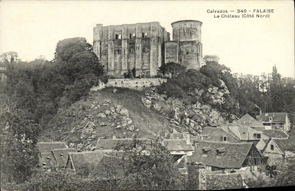 Falaise — Das Schloss (Nordseite) — Calvados — 340 - Vorderseite