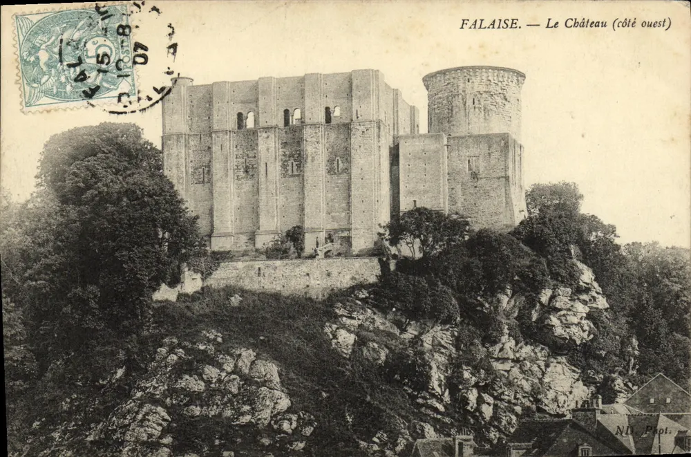 Falaise — O Castelo (lado oeste) — ND. Fot. - Frente