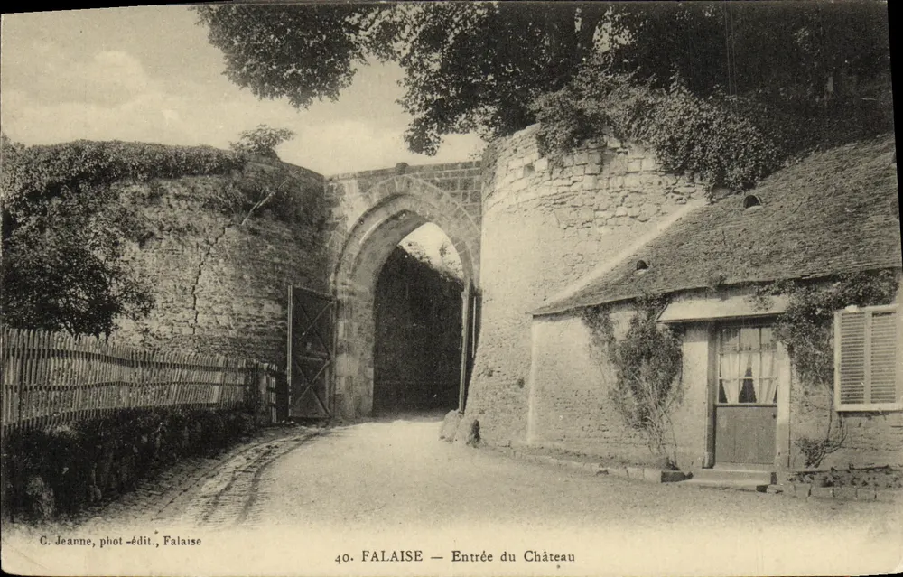 Falaise — Entrada do Castelo — C. Jeanne, fot.-édit., Falaise, n°40 - Frente