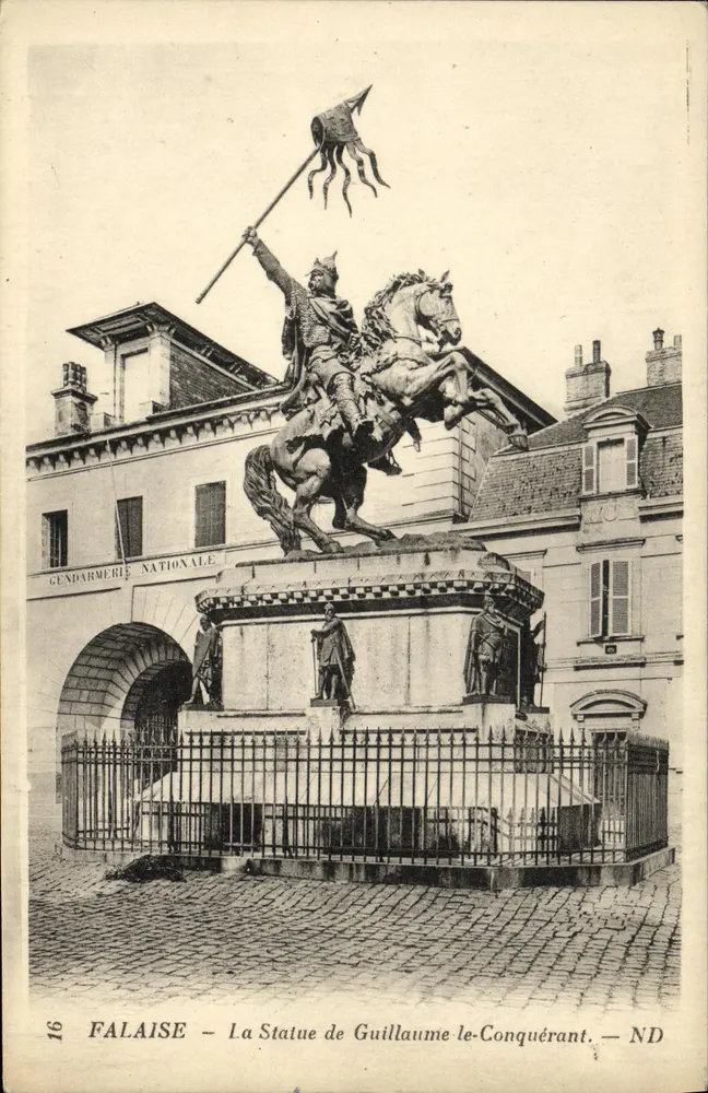 FALAISE — La Statua di Guglielmo il Conquistatore — Gendarmeria Nazionale - Recto