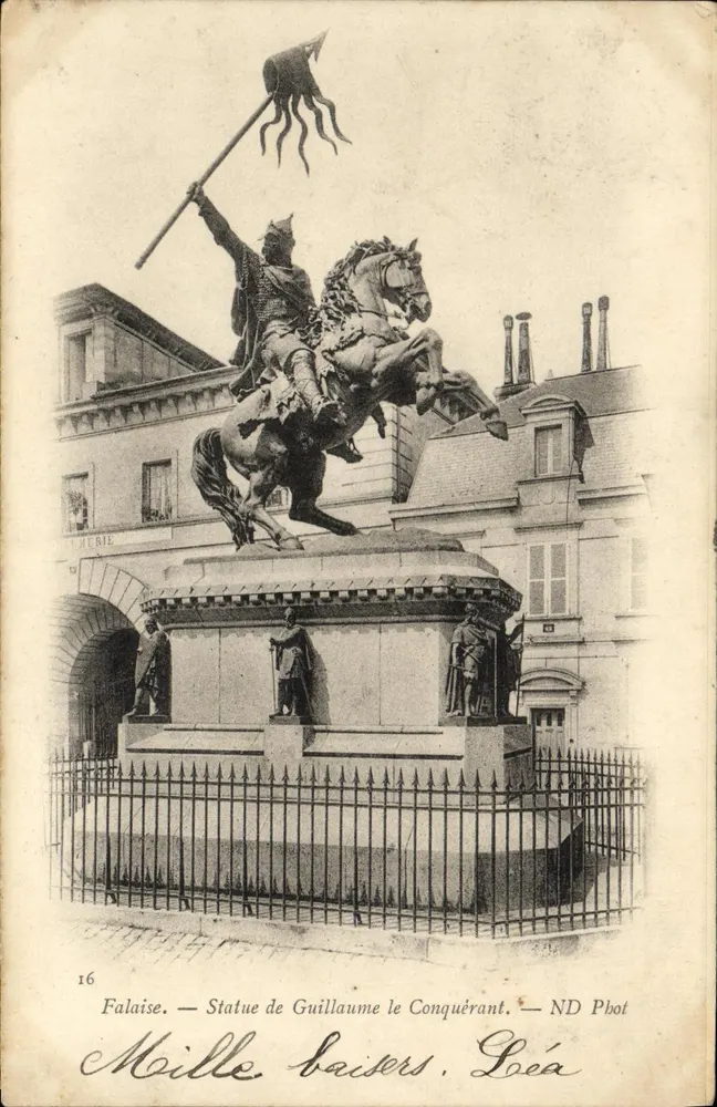 Falaise — Estátua de Guilherme o Conquistador — ND Phot - Frente