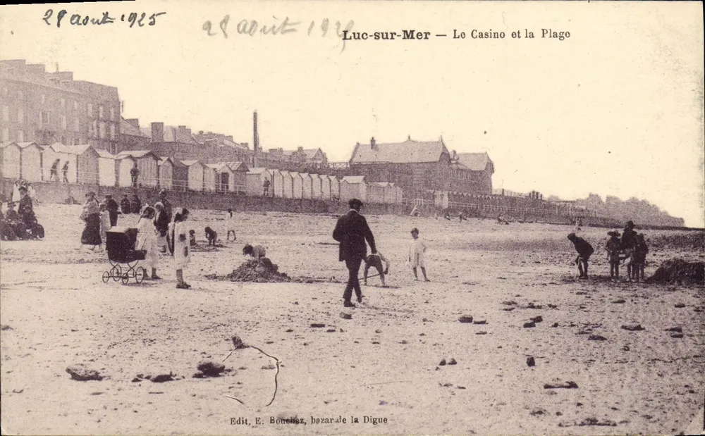 Luc-sur-Mer — Le Casino et la Plage — Edit. E. Bonchez, bazars de la Digue - Recto
