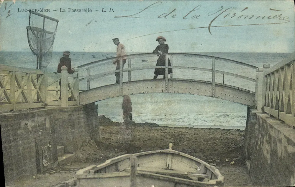 Luc-sur-Mer — A Passerelle — L. D. - Frente