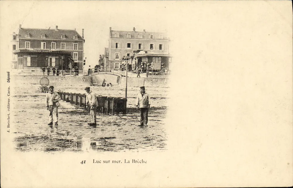 Luce sur mer. La Brèche — vista da praia com três homens — J. Bécchot, editor Caen, n°41 - Frente