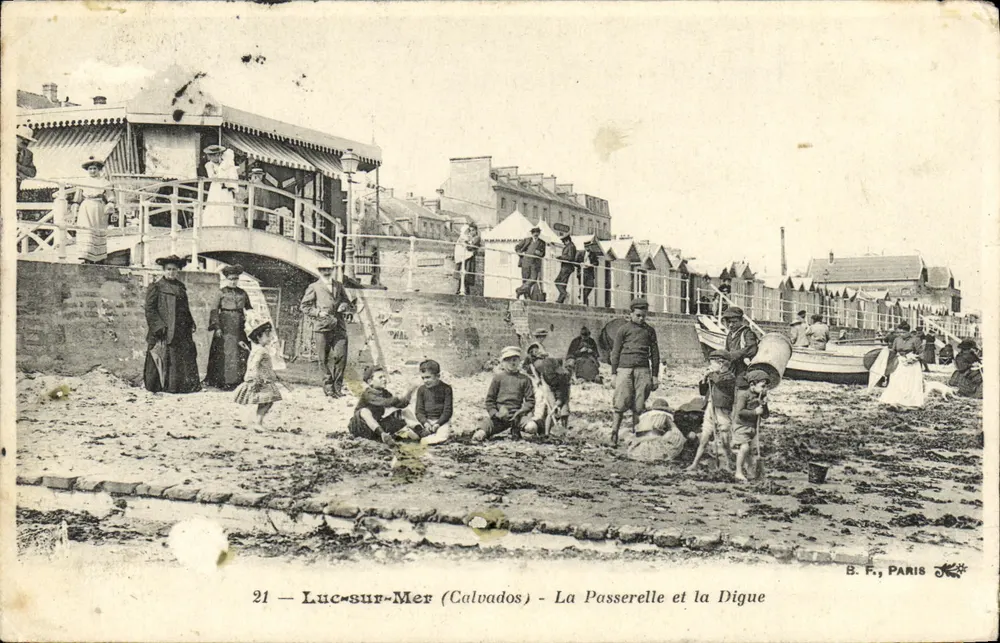 Luc-sur-Mer (Calvados) — La Passerelle und die Digue — B.F., Paris - Vorderseite