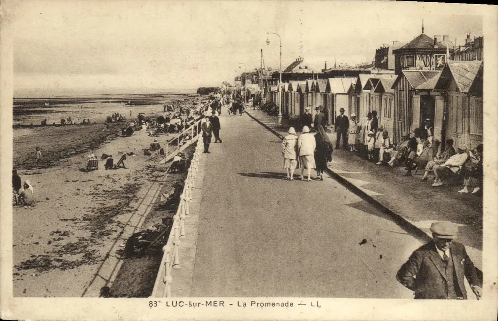 LUC-sur-MER — La Promenade — LL - Frente