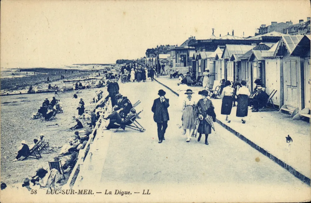 Luc-sur-Mer — A Digue — LL - Frente