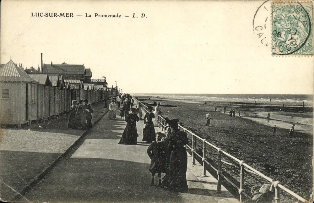 Luc-sur-Mer — A Promenade — I. D. - Frente