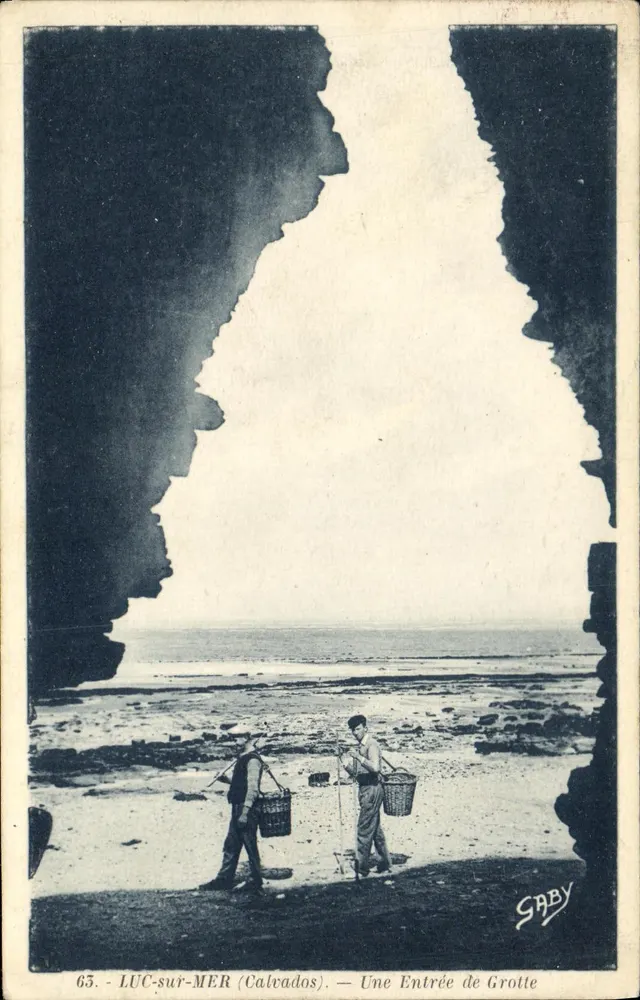 Luc-sur-Mer (Calvados) — Uma Entrada de Grotta — Gaby - Frente