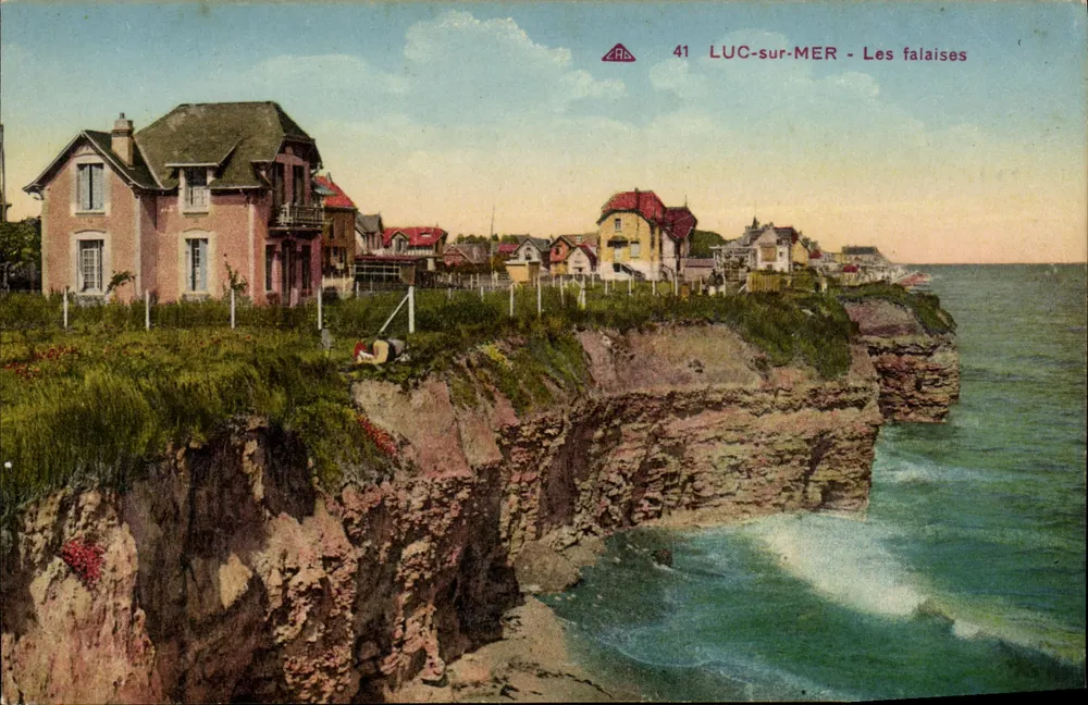 LUC-sur-MER - As falésias — CPAH 41 — editor CAV - Frente
