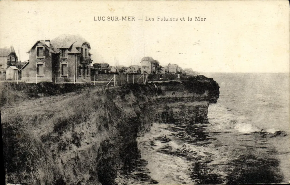 Luc-sur-Mer — Les Falaises et la Mer — Éditeur : D. Trevenne - Recto