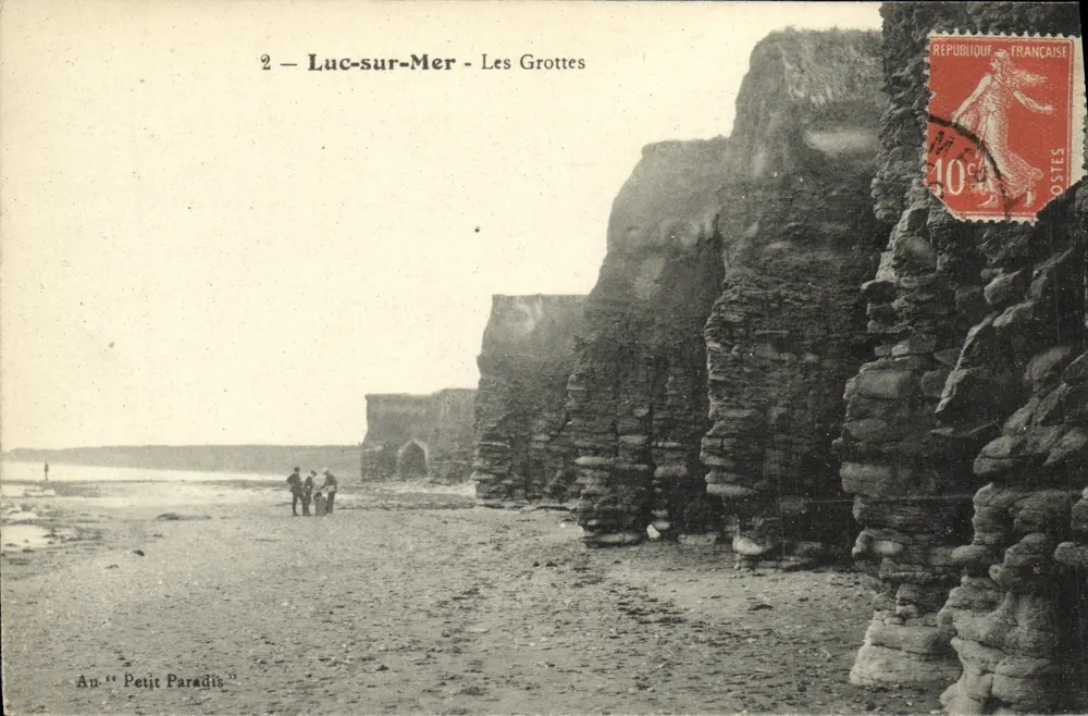 Luc-sur-Mer - As Grutas — No "Petit Paradis" — editor desconhecido, n°2 - Frente