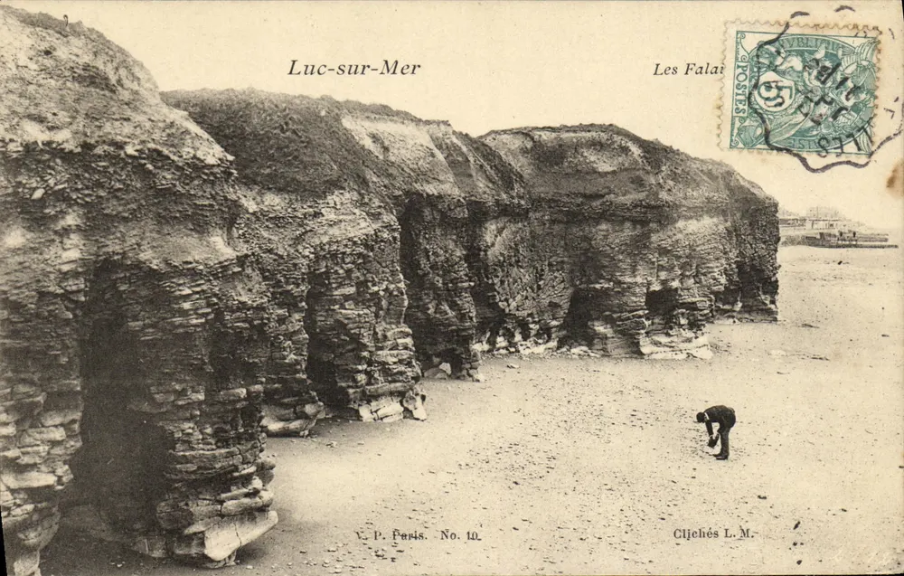 Luc-sur-Mer — As Falais — V. P. Paris. No. 10. - Frente