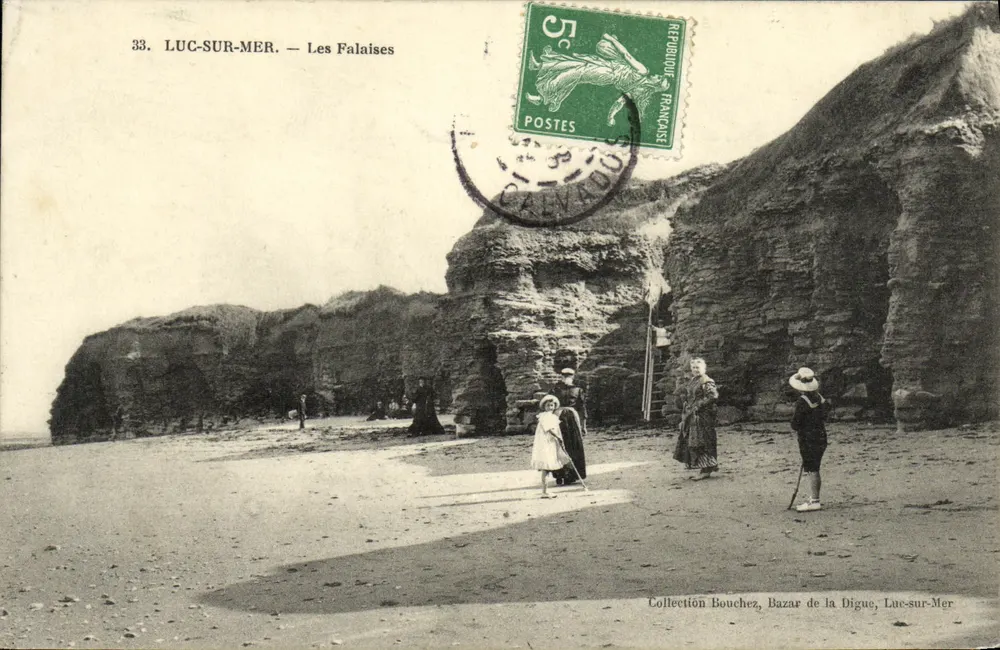 Luc-sur-Mer — As Falésias — Coleção Bouchez, Bazar da Digue - Frente